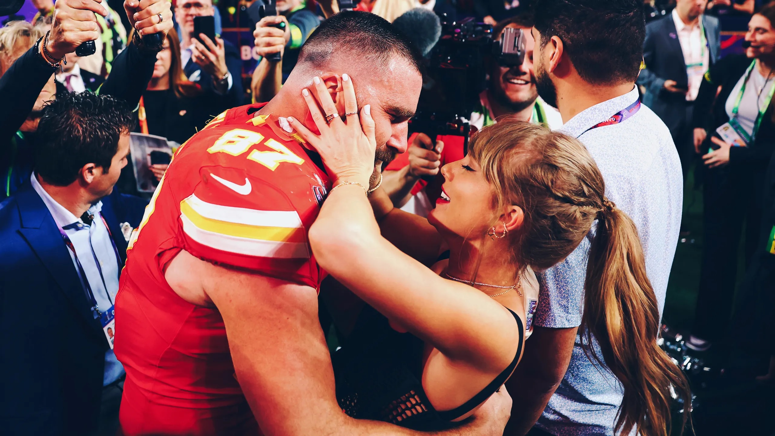 Taylor Swift Doubts Travis Kelce's Love for her